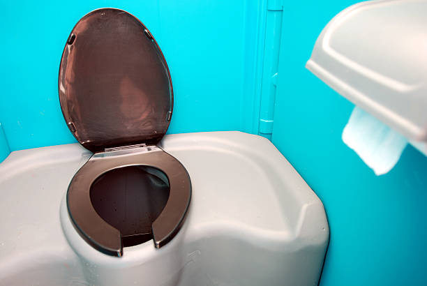 Best Portable restroom trailer rental  in Grandview, TX